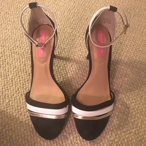 Issac Mizrahi Heels!