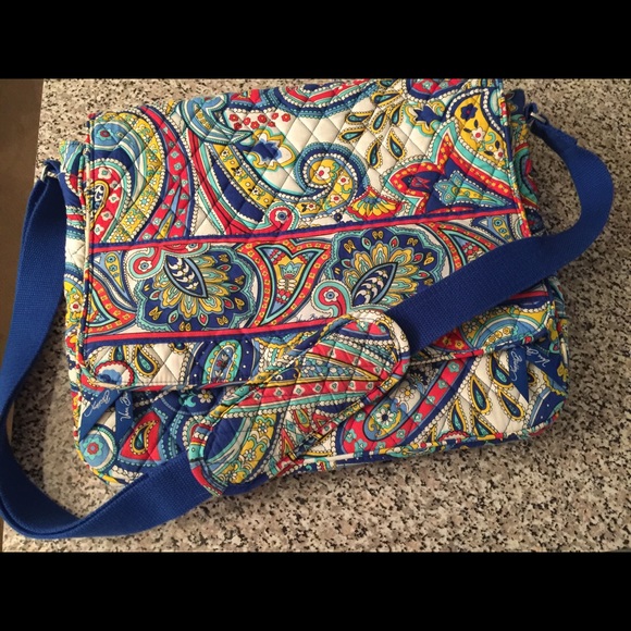 Vera Bradley Handbags - Vera Bradley Mariana Paisley Crossbody Messenger