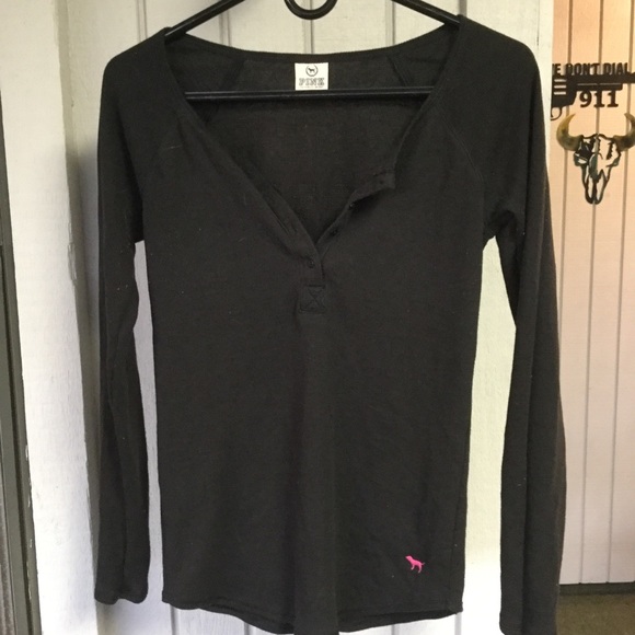 Black long sleeve shirt.