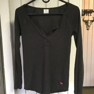 Black long sleeve shirt.