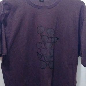 Brown sunglasses T-shirt