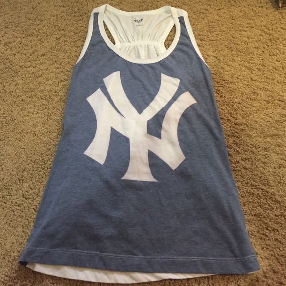 Yankees shirt