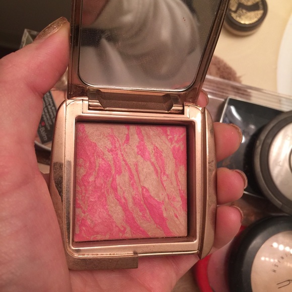 Hourglass blush !!!