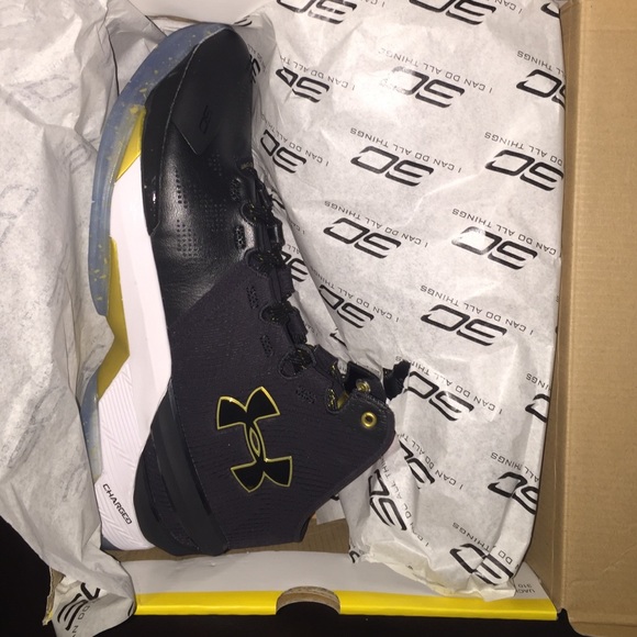 under armour ua curry 2 le-blk/wht/mgo never worn