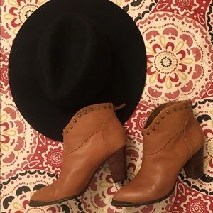 B Makowsky Brown Booties with studs