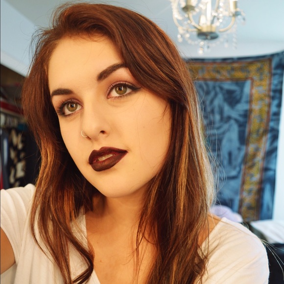 Meet your Posher, Marissa - Picture 2 of 3