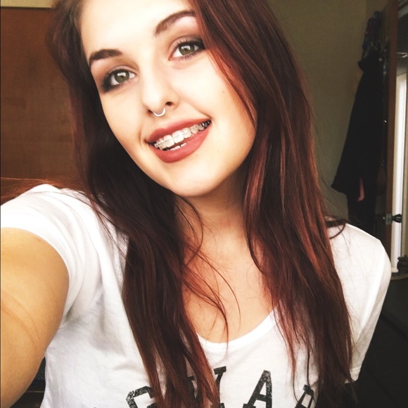 Meet your Posher, Marissa - Picture 3 of 3