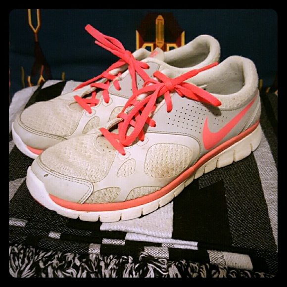 ✌CRAZY SALE Neon pink and grey nikes