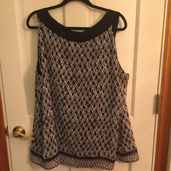 Flowy top - Picture 3 of 3