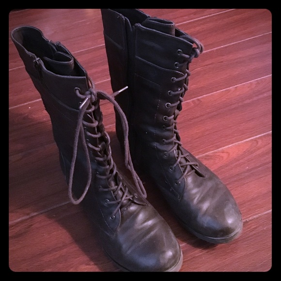 Brown Boots 🤗 - Picture 1 of 2