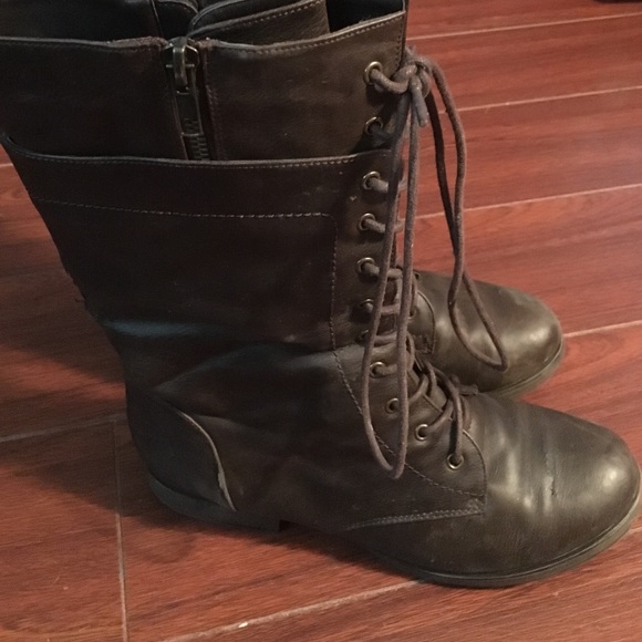 Brown Boots 🤗 - Picture 2 of 2