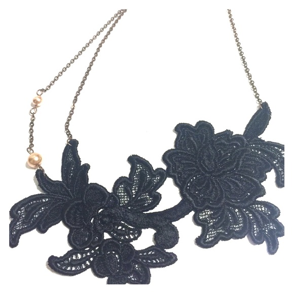 Black lace necklace