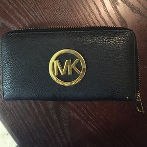 Michael Kors wallet- read description
