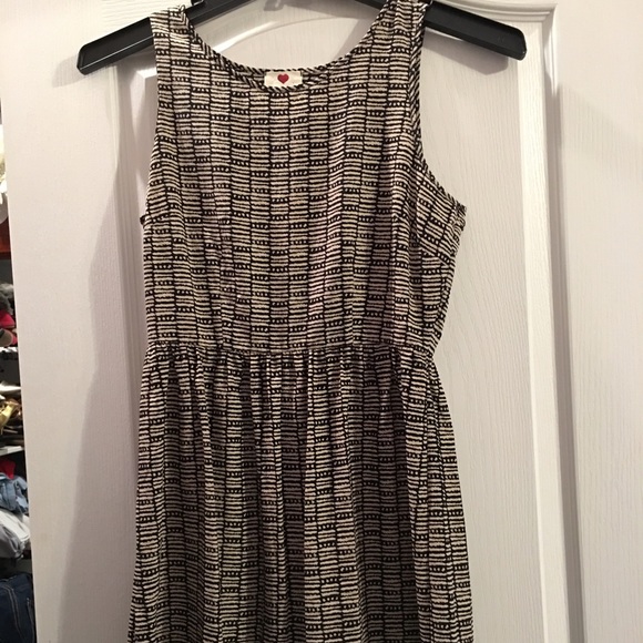 Black & ivory patterned dress
