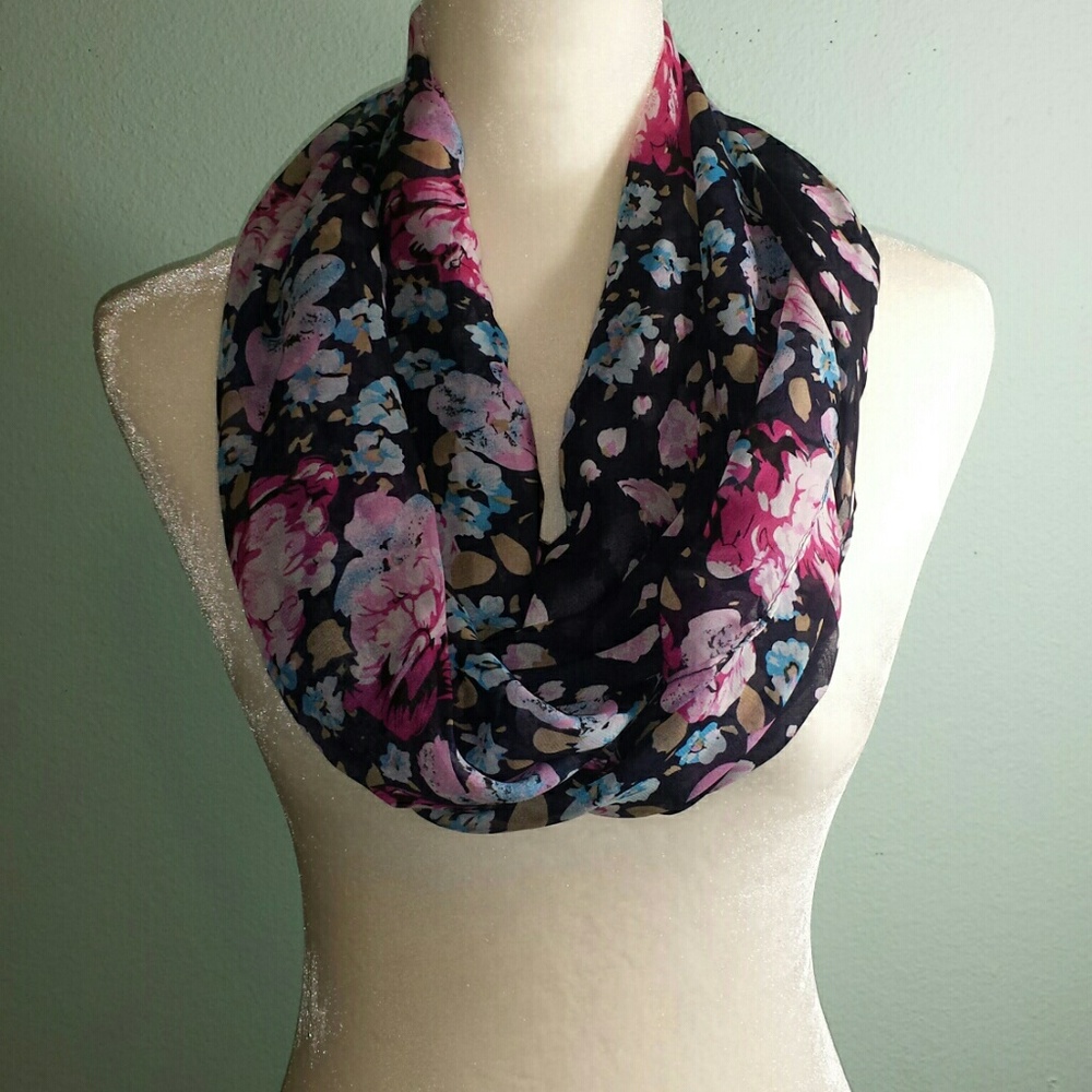 NWOT Lightweight Navy Floral Infinity Scarf