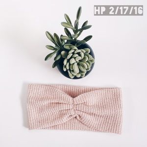 ❤️ HP 2/17/16 ❤️ Knitted Head Wrap