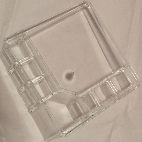 SOLD-Clear Acrylic Makeup Organizer - Picture 3 of 4