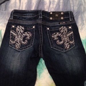 Miss Me Fleur de Lis Capris