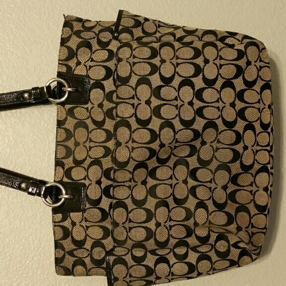 Coach Bag - Picture 2 of 4