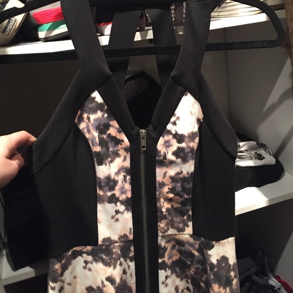 PARTY DRESS - Picture 2 of 3
