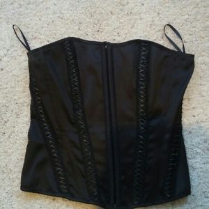 Black lace up corset