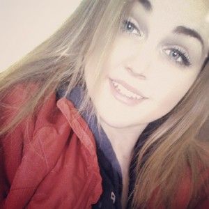 Meet your Posher, Caitlin