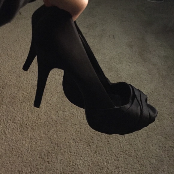 High Heel's - Picture 2 of 3