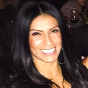 Meet your Posher, Eva