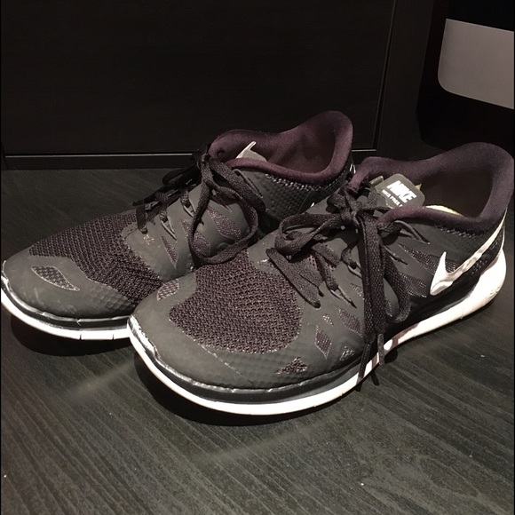 SOLD- Black Nike Free 5.0
