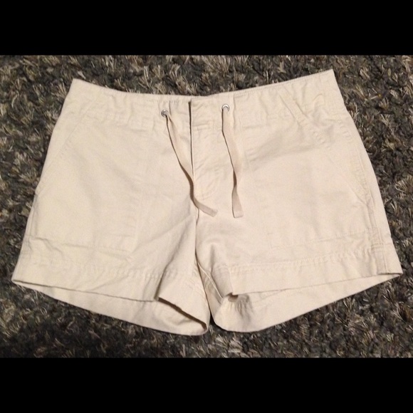 GAP Pants - Cute khaki shorts by GAP-sz4