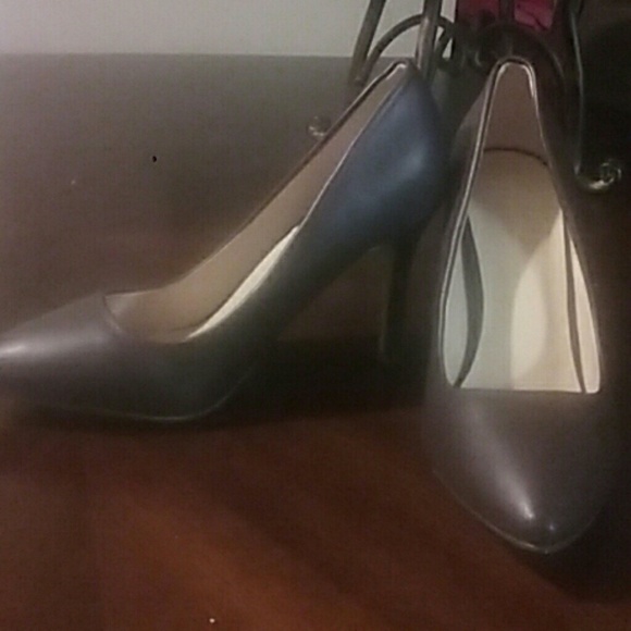 Cute brown heels! NEW!