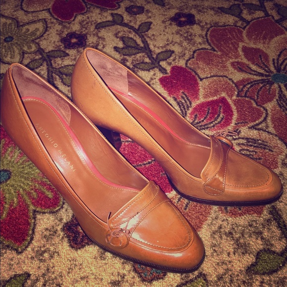 Antonio Melani Camel Pumps
