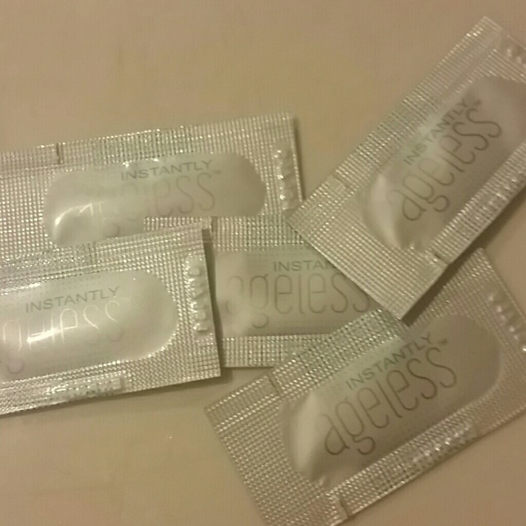 ♡Jeunesse Instantly Ageless... NWOT, 5 sachets♡