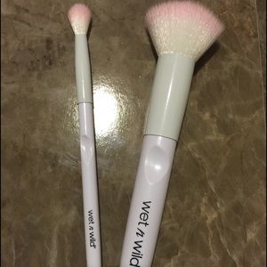 Wet n wild brushes
