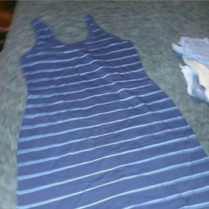 Cute old navy dress to the knees