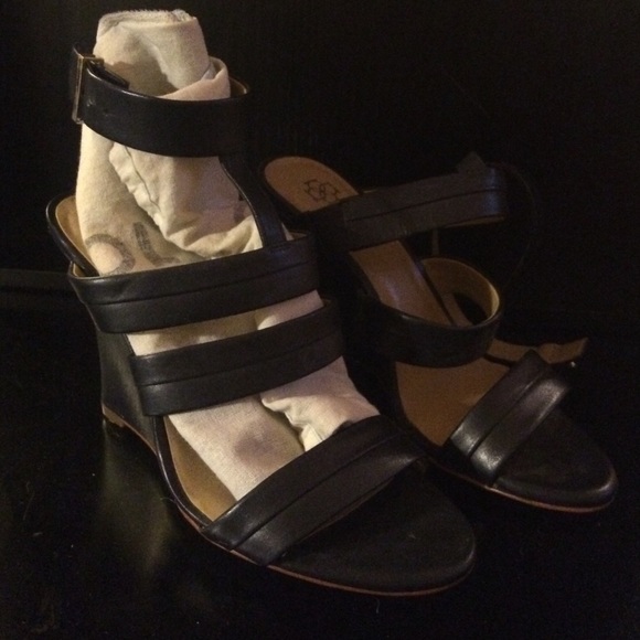 *ANN TAYLOR* NWOT strappy navy blue wedge sandals