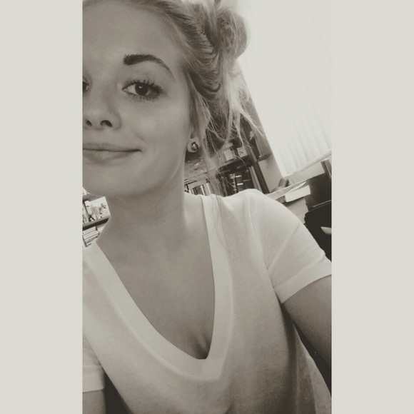 Meet your Posher, Haley - Picture 1 of 1