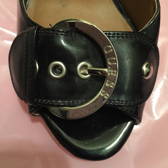 ❓Guess Belt Buckle Design Heels 👠 - Picture 2 of 3