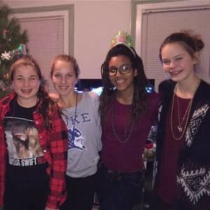 Meet your Posher, Nia