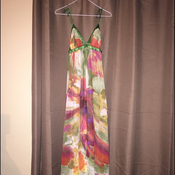 Floral print tie strap dress!