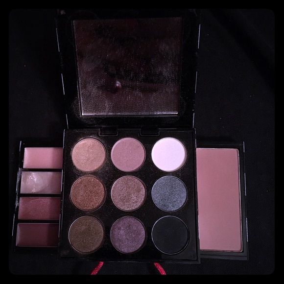 Sephora 3-in-1 makeup compact