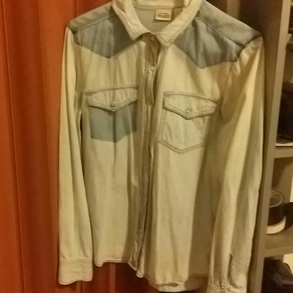Acid wash button up