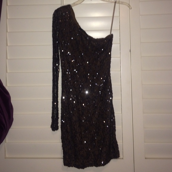 One sleeve dress - Picture 1 of 2