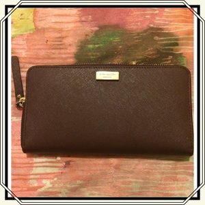 KATE SPADE ♠️ plum zip wallet