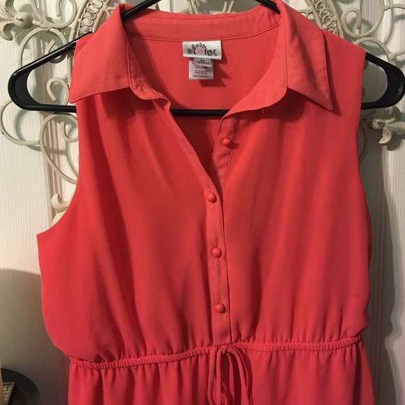 Coral dress - Picture 2 of 3