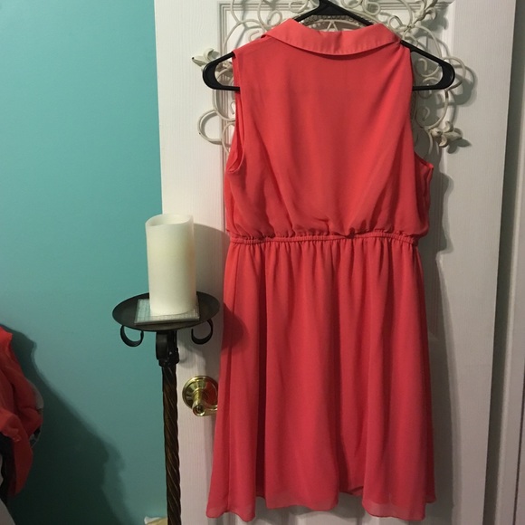 Coral dress - Picture 3 of 3