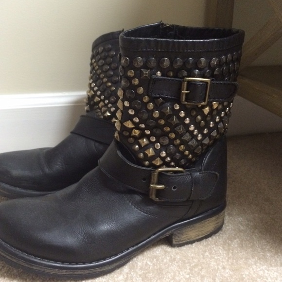 Steve Madden Boots