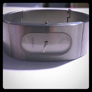 🌟Gucci 2400L Watch