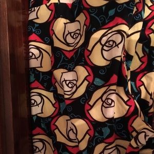 LuLaRoe Disney Rose Black Background One Size NEW