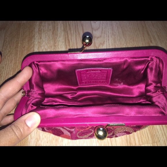Authentic Coach clutch - Picture 2 of 3